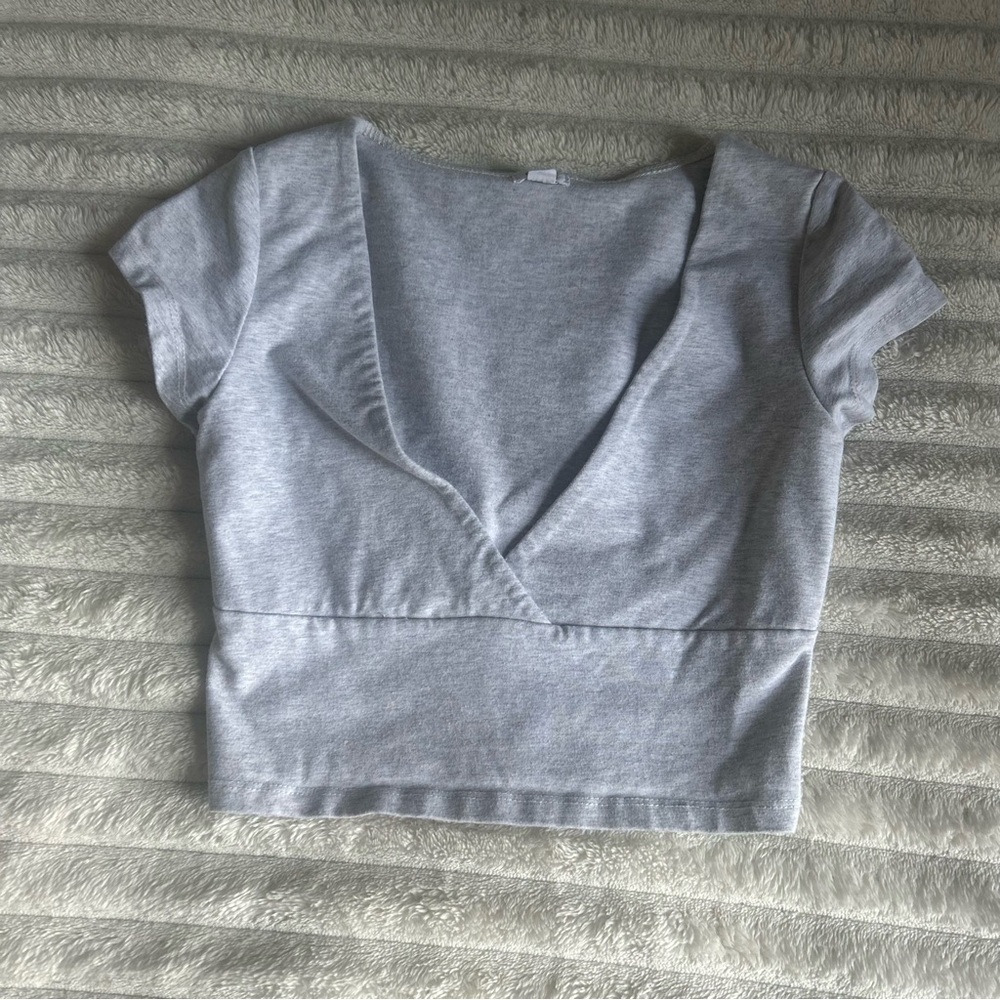 Garage Womens XS Grey V-Neck Short Sleeve Cropped Top